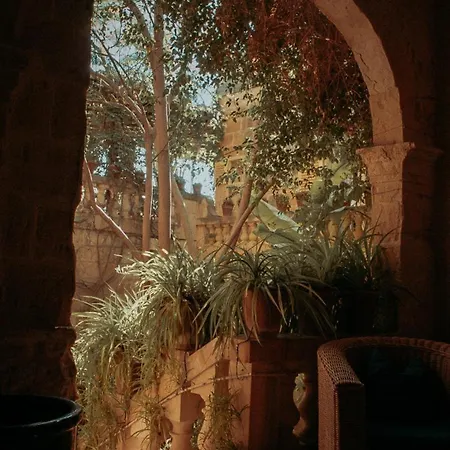 Vila Casa San Rocco - Luxurious Grand 18th C. Palace With Gardens & Pool