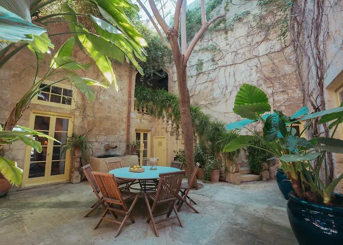 Casa San Rocco - Luxurious Grand 18th C. Palace With Gardens & Pool Hal Ghaxiak