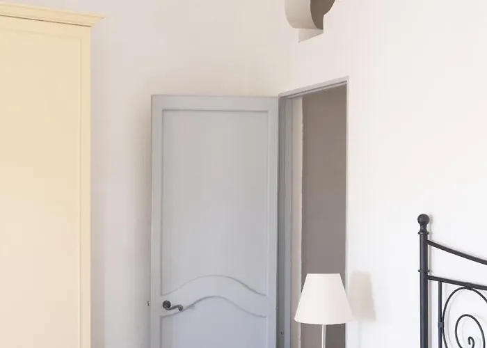 Casa San Rocco - Luxurious Grand 18th C. Palace With Gardens & Pool Villa