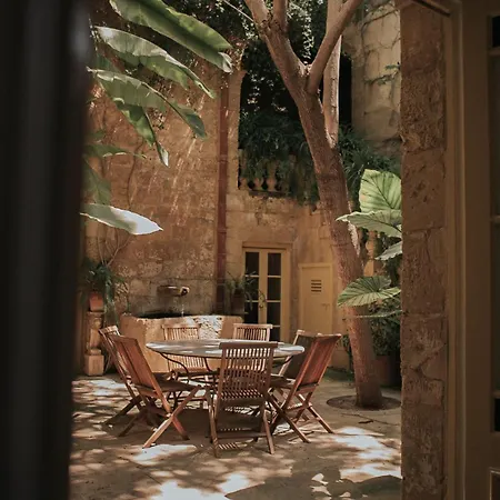 Casa San Rocco - Luxurious Grand 18th C. Palace With Gardens & Pool