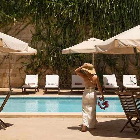 Casa San Rocco - Luxurious Grand 18th C. Palace With Gardens & Pool