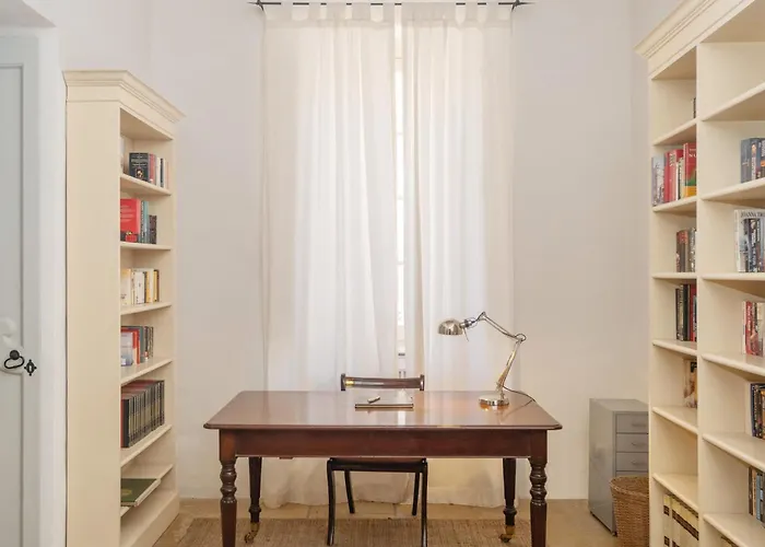 Casa San Rocco - Luxurious Grand 18th C. Palace With Gardens & Pool Vilă